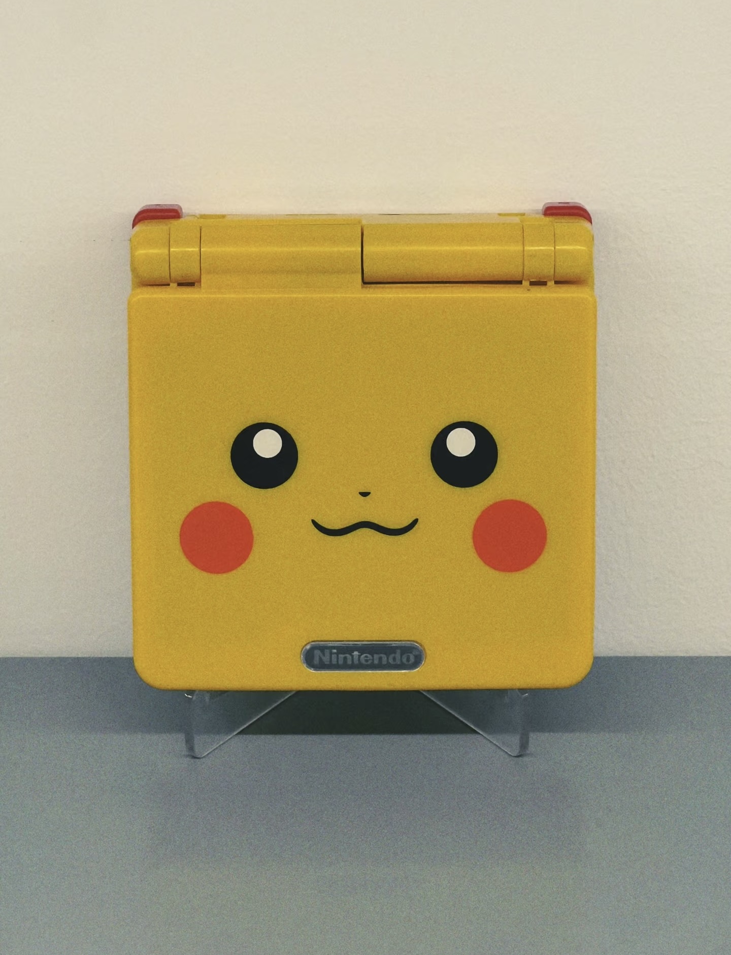 Pikachu Game Boy Advance SP (2003)